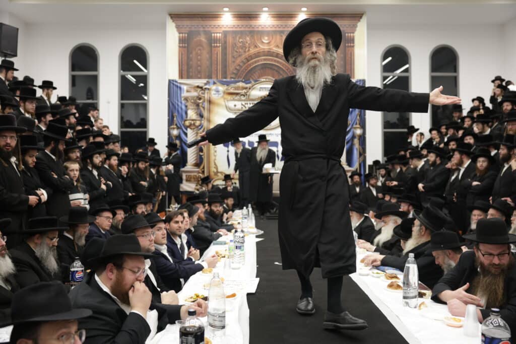 במעמד מאות: רב מיילך בידרמן ערך הילולא ל-'בת עין'