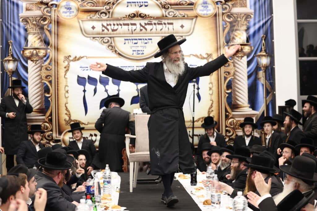 במעמד מאות: רב מיילך בידרמן ערך הילולא ל-'בת עין'