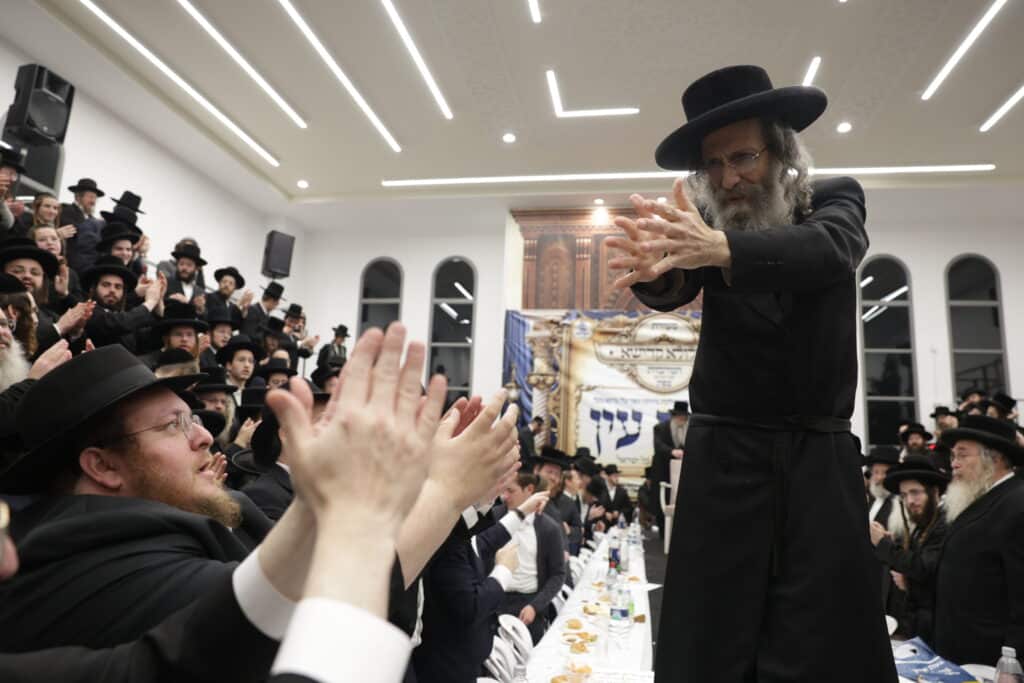 במעמד מאות: רב מיילך בידרמן ערך הילולא ל-'בת עין'