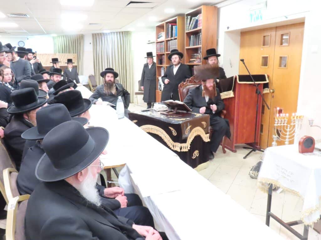 צפו בגלריה: ימי החנוכה בחצר הקודש קאליב