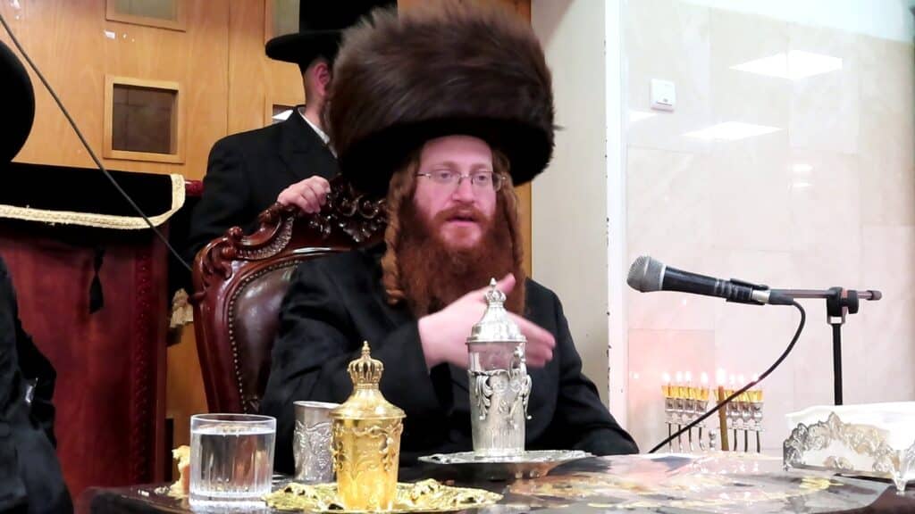 צפו בגלריה: ימי החנוכה בחצר הקודש קאליב