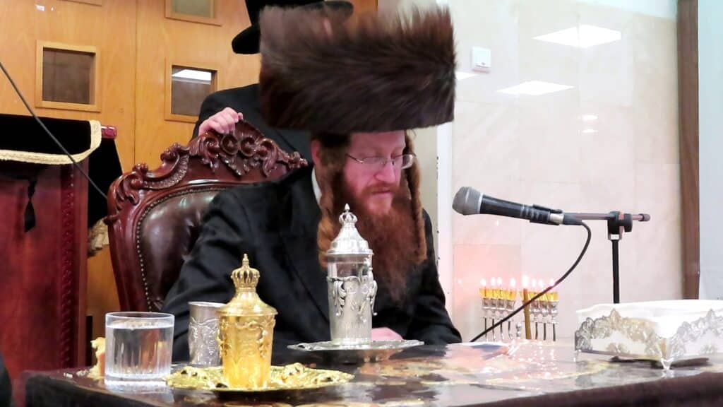 צפו בגלריה: ימי החנוכה בחצר הקודש קאליב