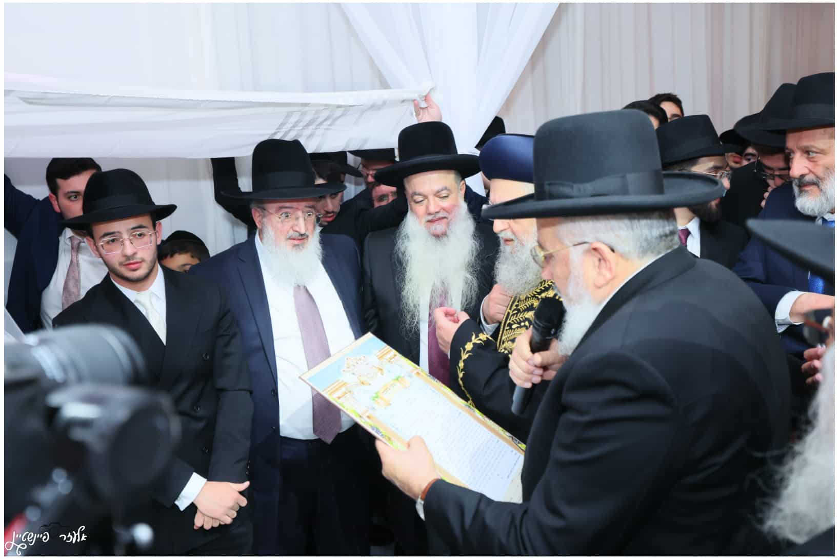 חבר מועצת הרבנות השיא את בתו: רבנים ואישי ציבור הגיעו לברך