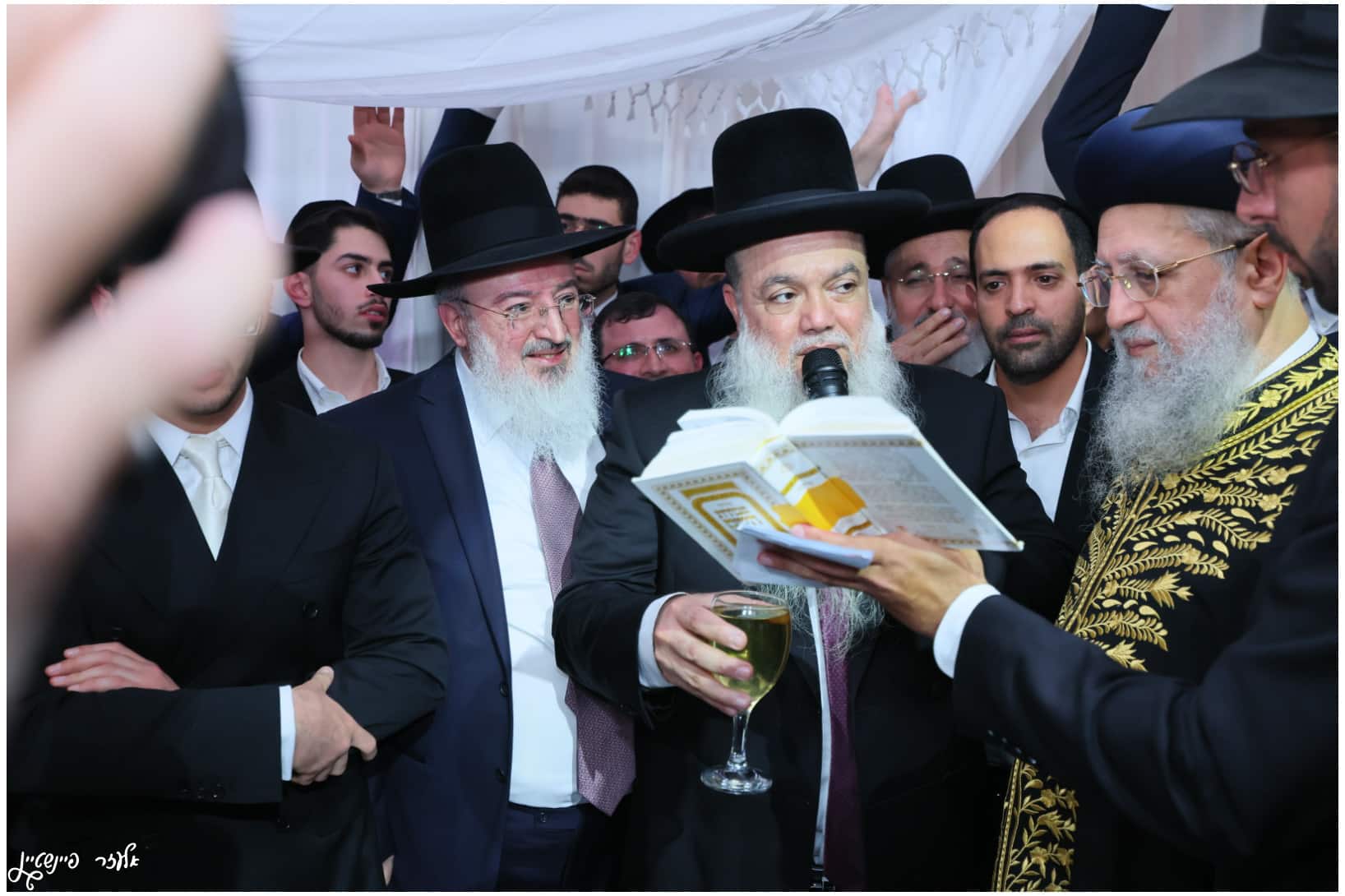 חבר מועצת הרבנות השיא את בתו: רבנים ואישי ציבור הגיעו לברך