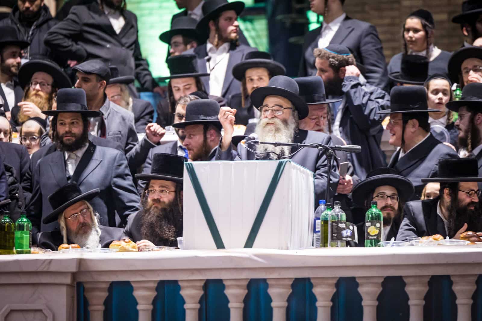 בראשות האדמו"ר: אלפי חסידי סאטמר חגגו את יום ההצלה בראשות האדמו"ר: אלפי חסידי סאטמר חגגו את יום ההצלה