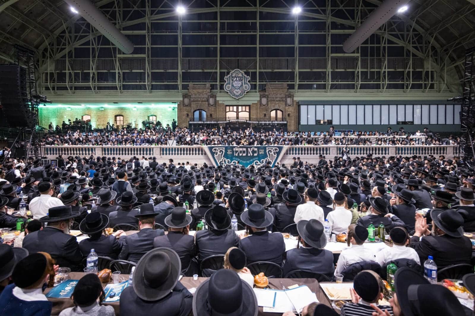 בראשות האדמו"ר: אלפי חסידי סאטמר חגגו את יום ההצלה בראשות האדמו"ר: אלפי חסידי סאטמר חגגו את יום ההצלה