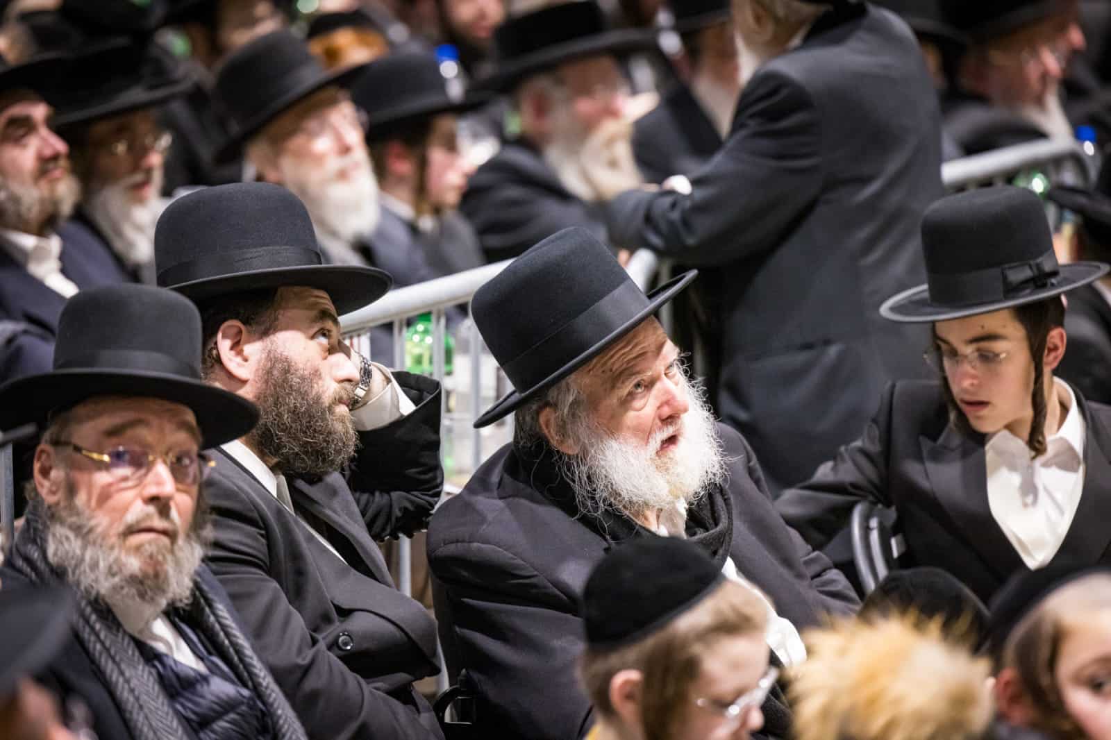 בראשות האדמו"ר: אלפי חסידי סאטמר חגגו את יום ההצלה בראשות האדמו"ר: אלפי חסידי סאטמר חגגו את יום ההצלה