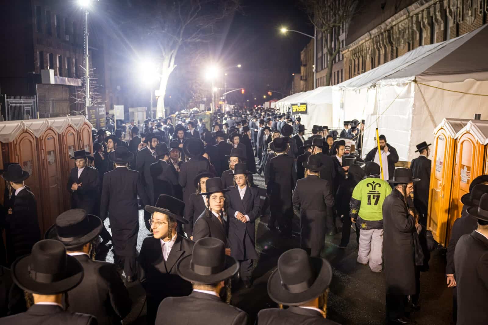 בראשות האדמו"ר: אלפי חסידי סאטמר חגגו את יום ההצלה בראשות האדמו"ר: אלפי חסידי סאטמר חגגו את יום ההצלה