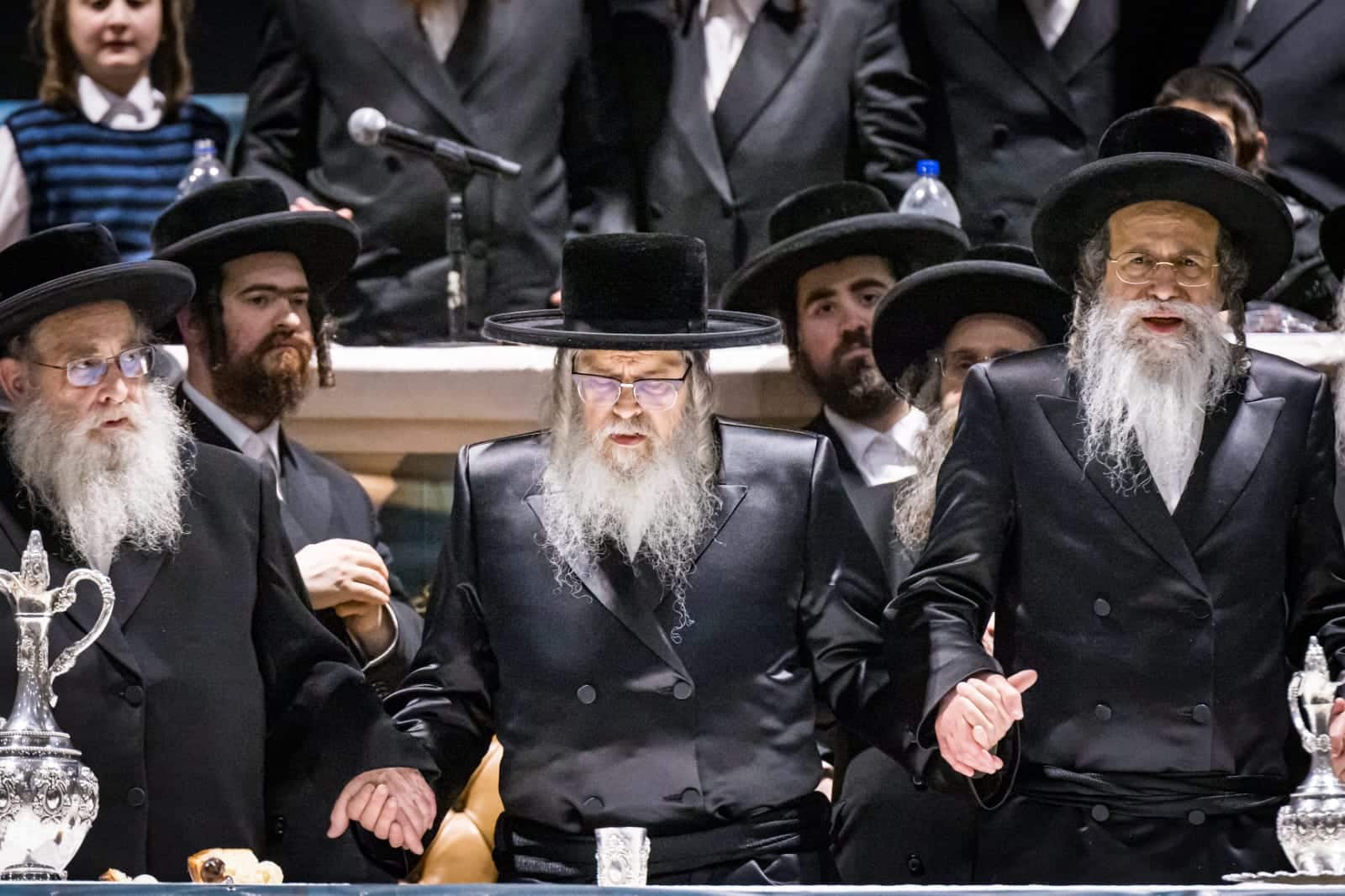 בראשות האדמו"ר: אלפי חסידי סאטמר חגגו את יום ההצלה בראשות האדמו"ר: אלפי חסידי סאטמר חגגו את יום ההצלה