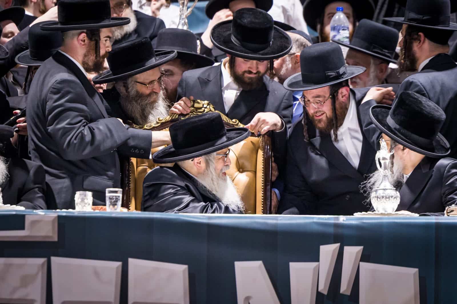 בראשות האדמו"ר: אלפי חסידי סאטמר חגגו את יום ההצלה בראשות האדמו"ר: אלפי חסידי סאטמר חגגו את יום ההצלה