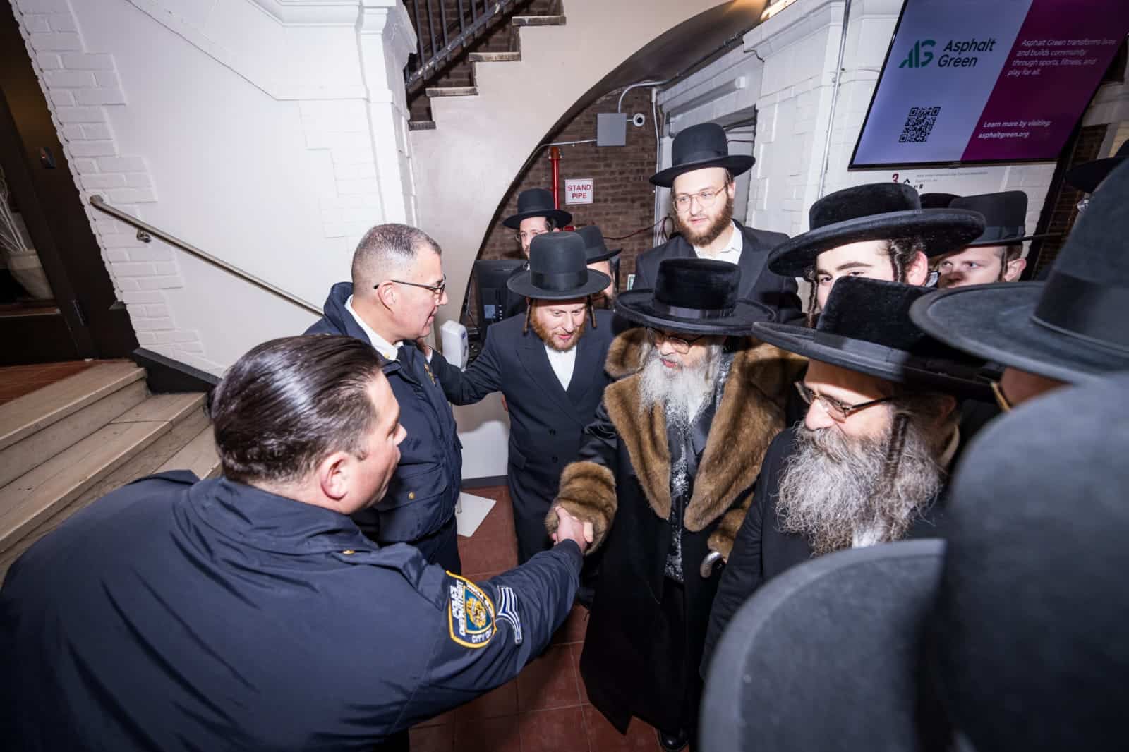 בראשות האדמו"ר: אלפי חסידי סאטמר חגגו את יום ההצלה בראשות האדמו"ר: אלפי חסידי סאטמר חגגו את יום ההצלה