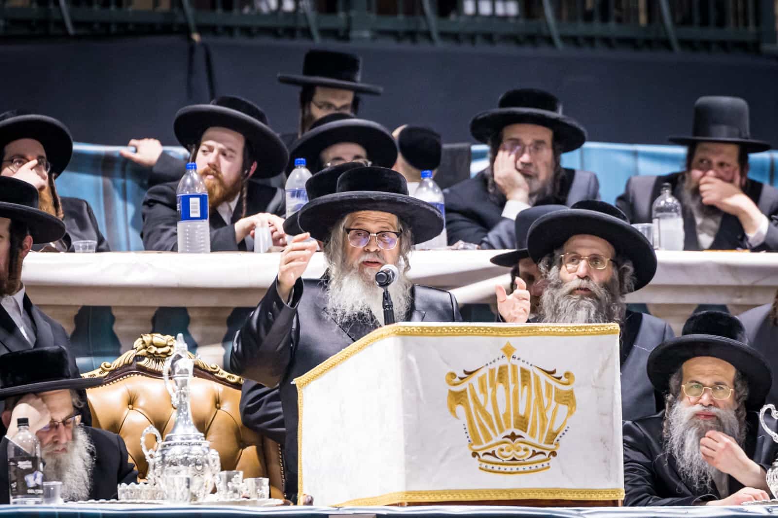 בראשות האדמו"ר: אלפי חסידי סאטמר חגגו את יום ההצלה בראשות האדמו"ר: אלפי חסידי סאטמר חגגו את יום ההצלה