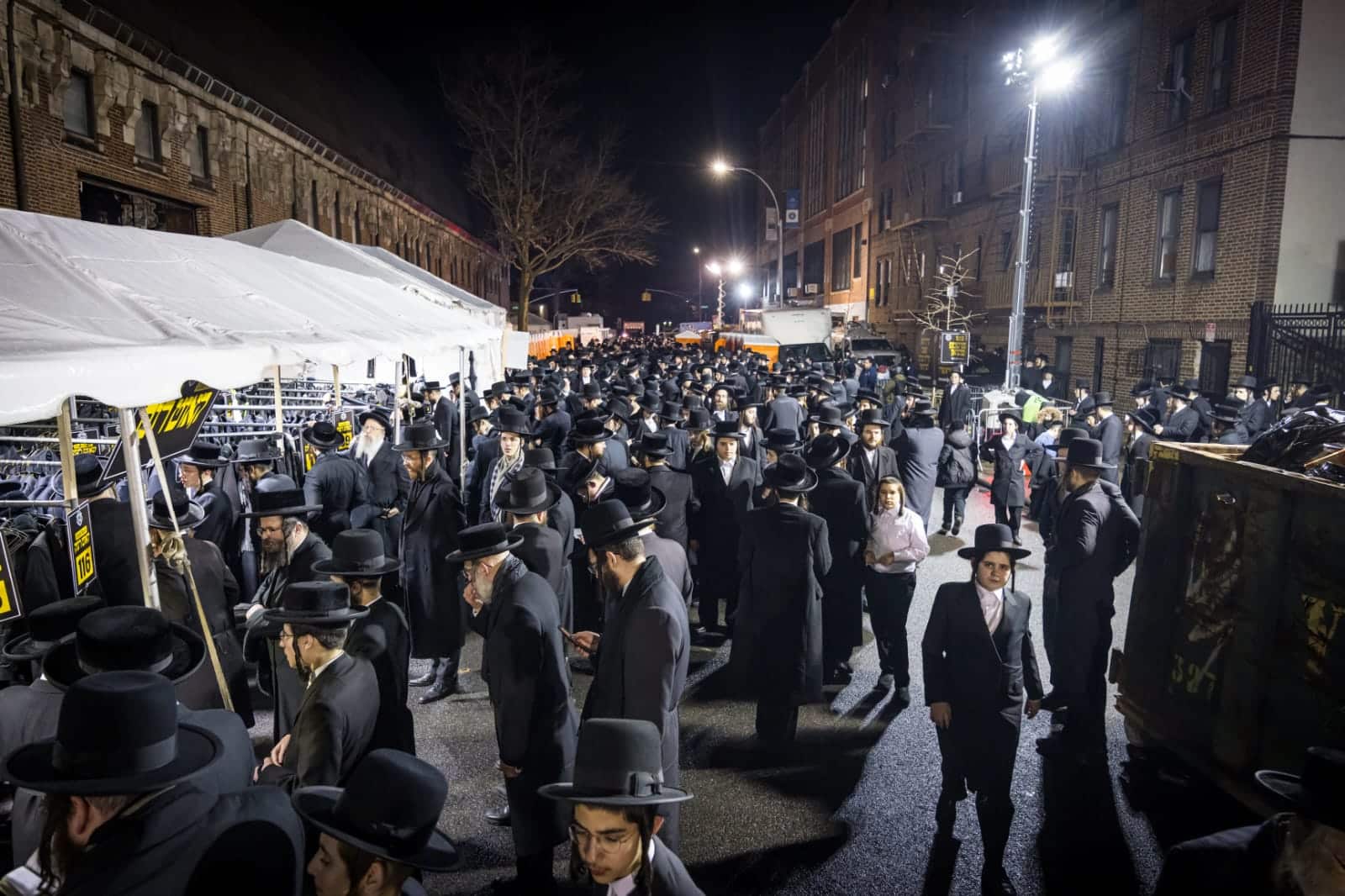 בראשות האדמו"ר: אלפי חסידי סאטמר חגגו את יום ההצלה בראשות האדמו"ר: אלפי חסידי סאטמר חגגו את יום ההצלה