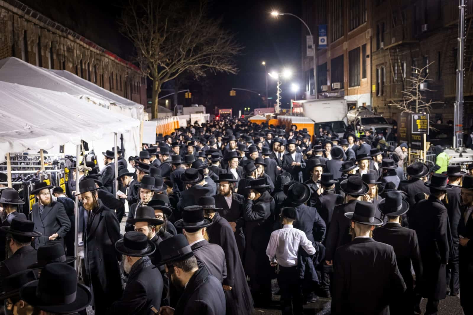 בראשות האדמו"ר: אלפי חסידי סאטמר חגגו את יום ההצלה בראשות האדמו"ר: אלפי חסידי סאטמר חגגו את יום ההצלה