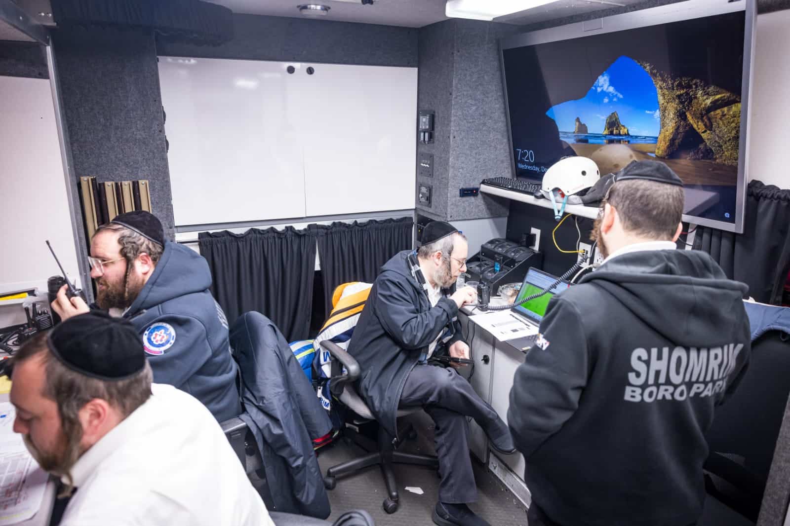 בראשות האדמו"ר: אלפי חסידי סאטמר חגגו את יום ההצלה בראשות האדמו"ר: אלפי חסידי סאטמר חגגו את יום ההצלה