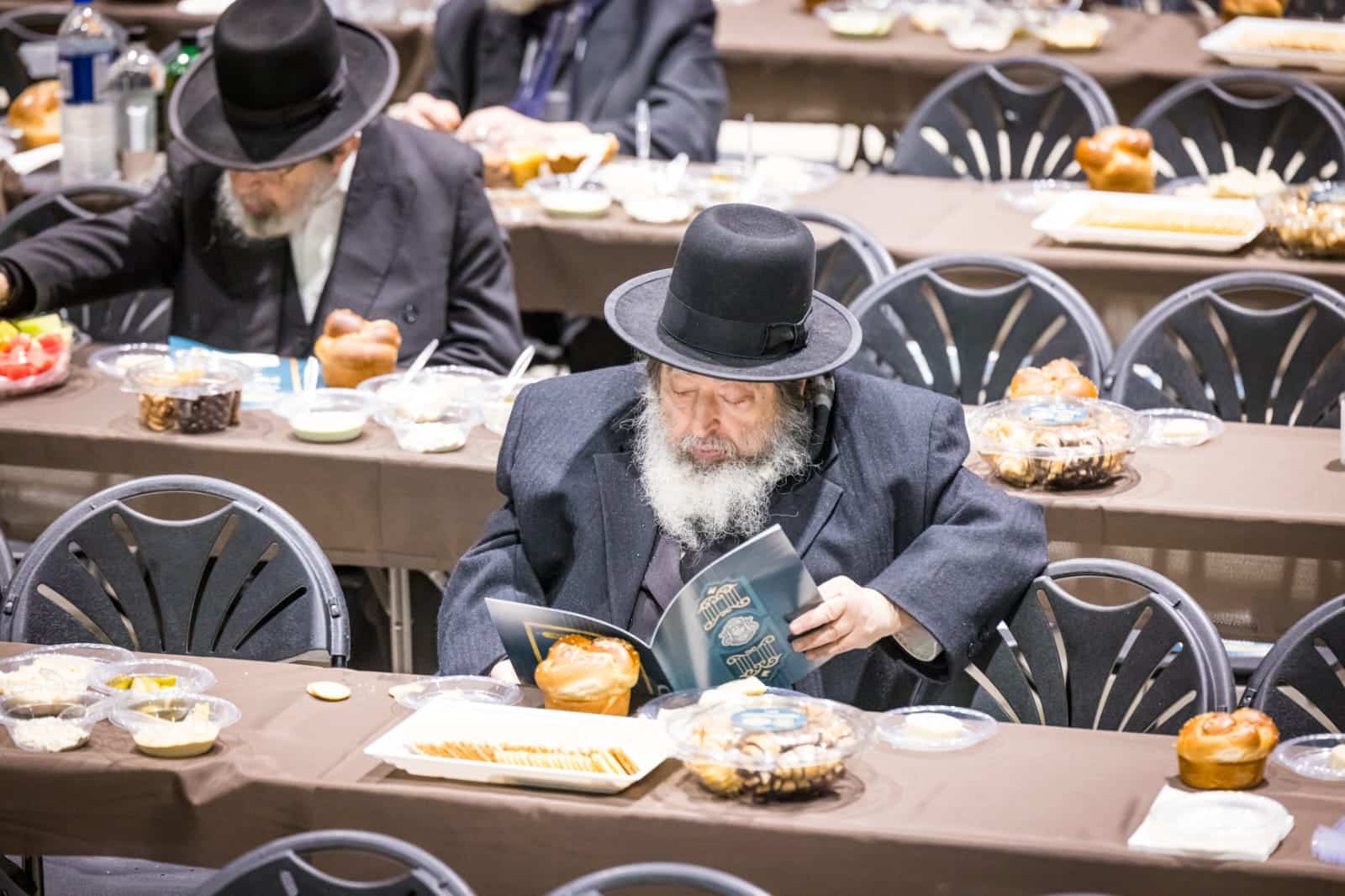 בראשות האדמו"ר: אלפי חסידי סאטמר חגגו את יום ההצלה בראשות האדמו"ר: אלפי חסידי סאטמר חגגו את יום ההצלה