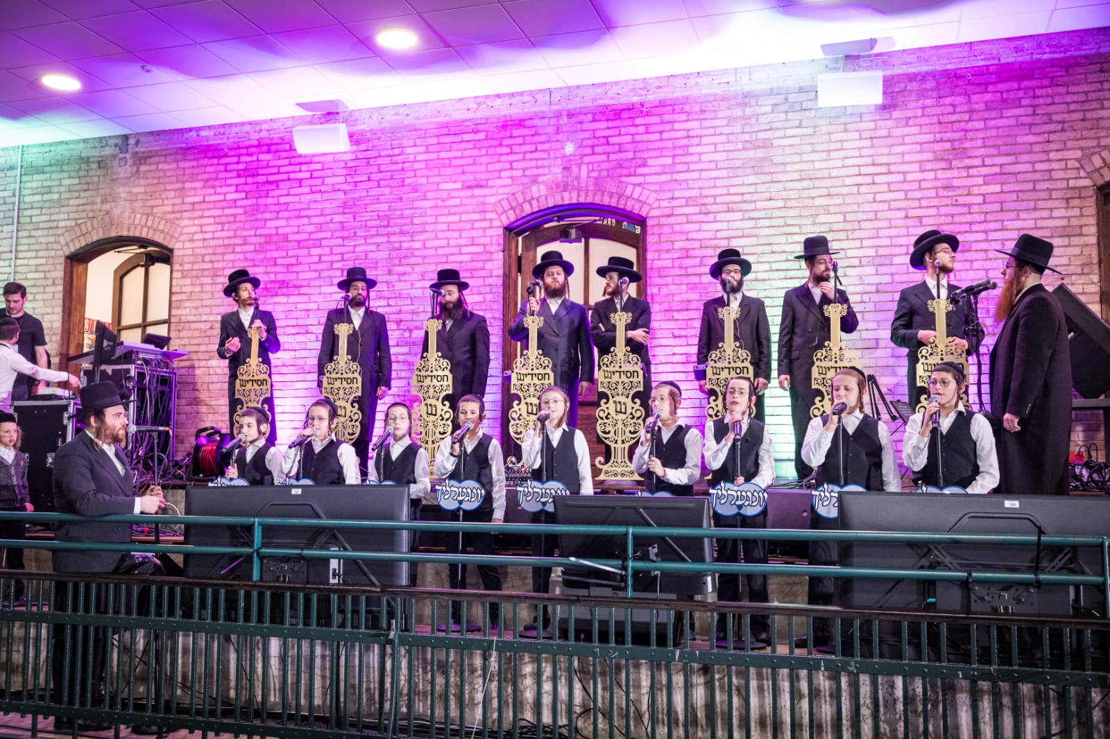 בראשות האדמו"ר: אלפי חסידי סאטמר חגגו את יום ההצלה בראשות האדמו"ר: אלפי חסידי סאטמר חגגו את יום ההצלה