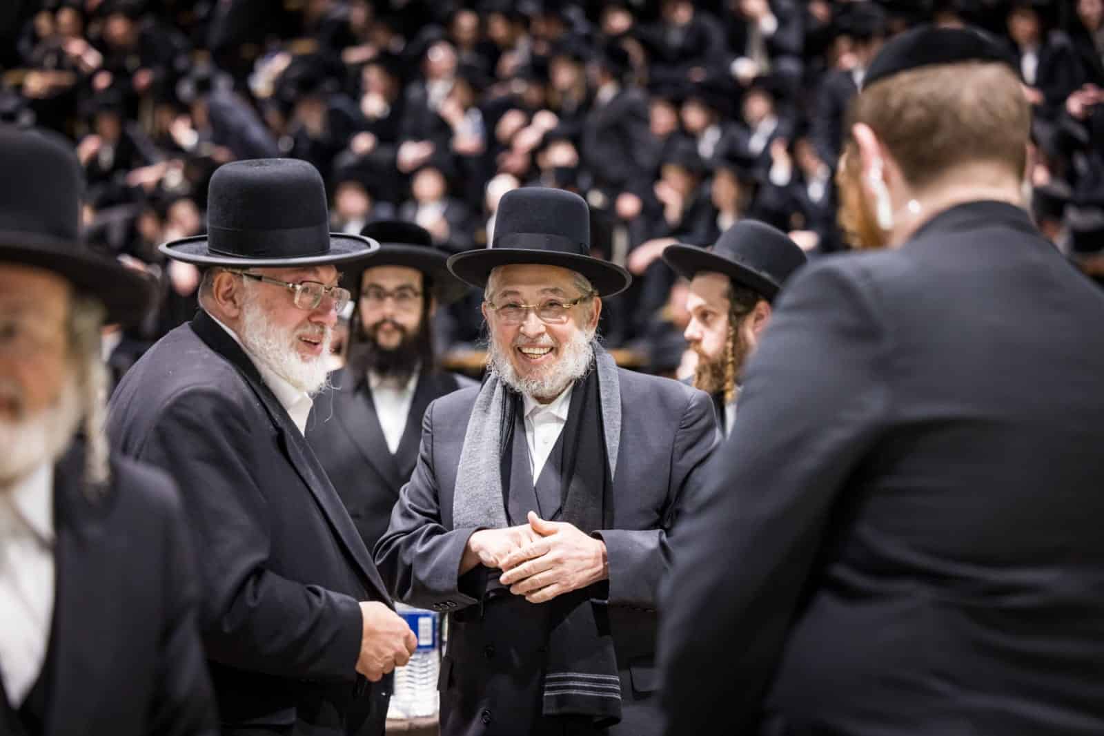 בראשות האדמו"ר: אלפי חסידי סאטמר חגגו את יום ההצלה בראשות האדמו"ר: אלפי חסידי סאטמר חגגו את יום ההצלה