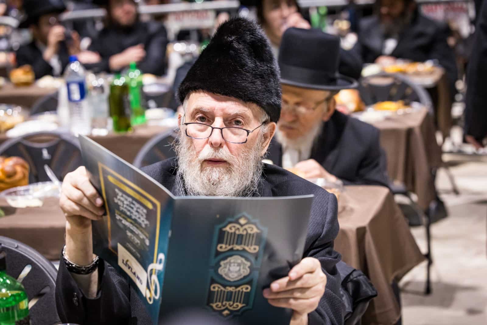 בראשות האדמו"ר: אלפי חסידי סאטמר חגגו את יום ההצלה בראשות האדמו"ר: אלפי חסידי סאטמר חגגו את יום ההצלה