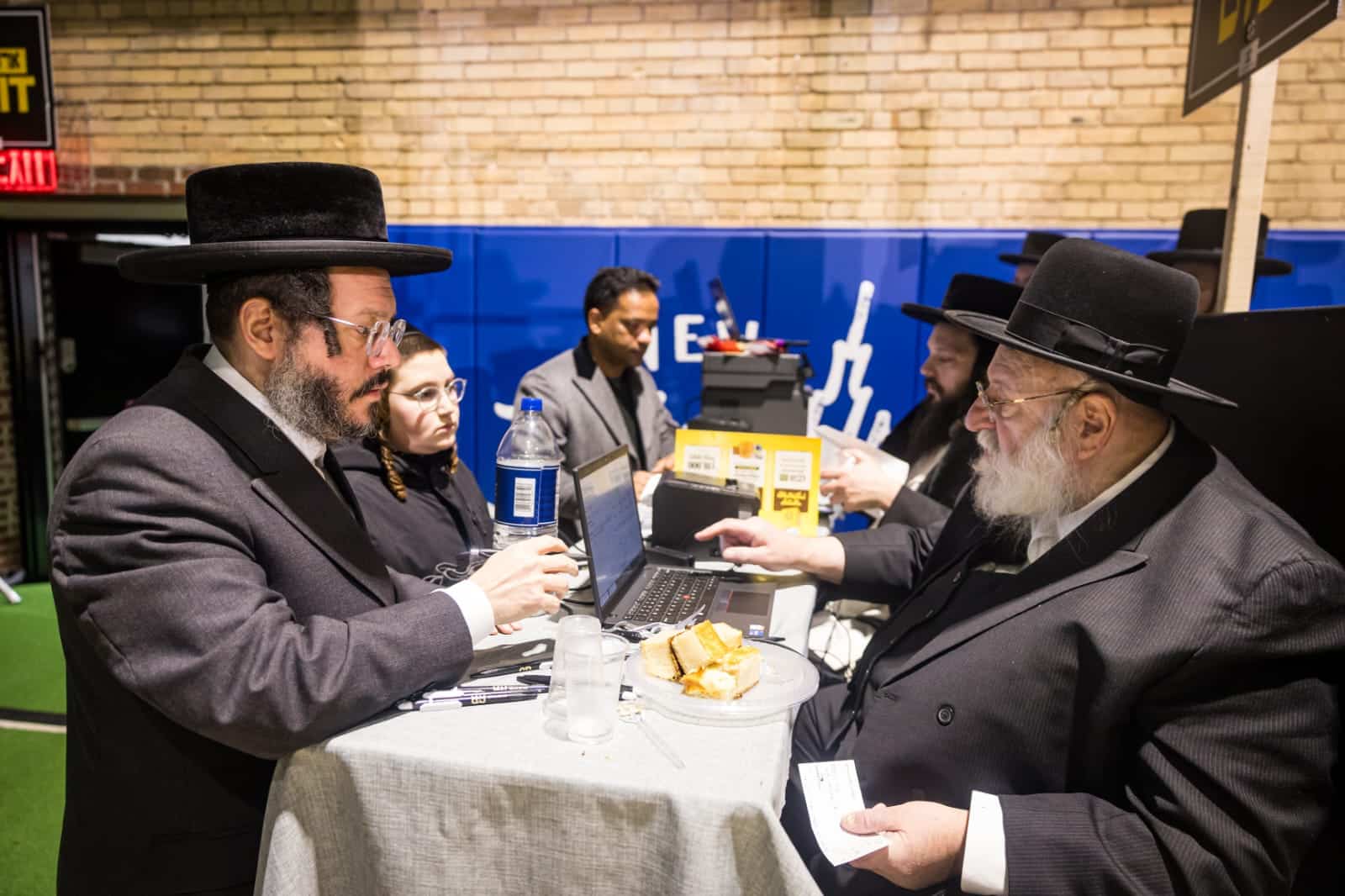 בראשות האדמו"ר: אלפי חסידי סאטמר חגגו את יום ההצלה בראשות האדמו"ר: אלפי חסידי סאטמר חגגו את יום ההצלה