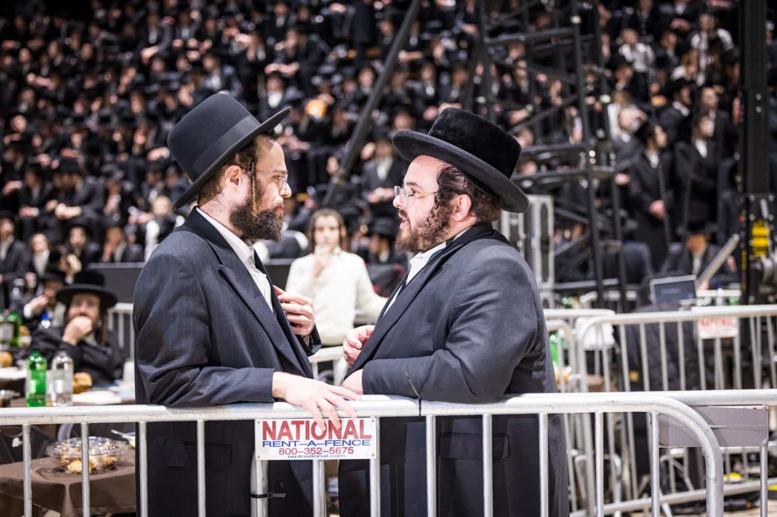 בראשות האדמו"ר: אלפי חסידי סאטמר חגגו את יום ההצלה בראשות האדמו"ר: אלפי חסידי סאטמר חגגו את יום ההצלה