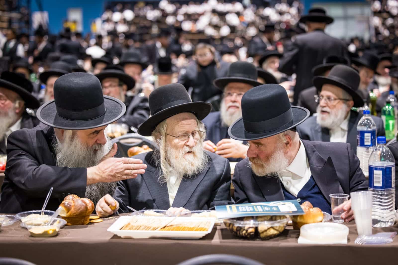 בראשות האדמו"ר: אלפי חסידי סאטמר חגגו את יום ההצלה בראשות האדמו"ר: אלפי חסידי סאטמר חגגו את יום ההצלה