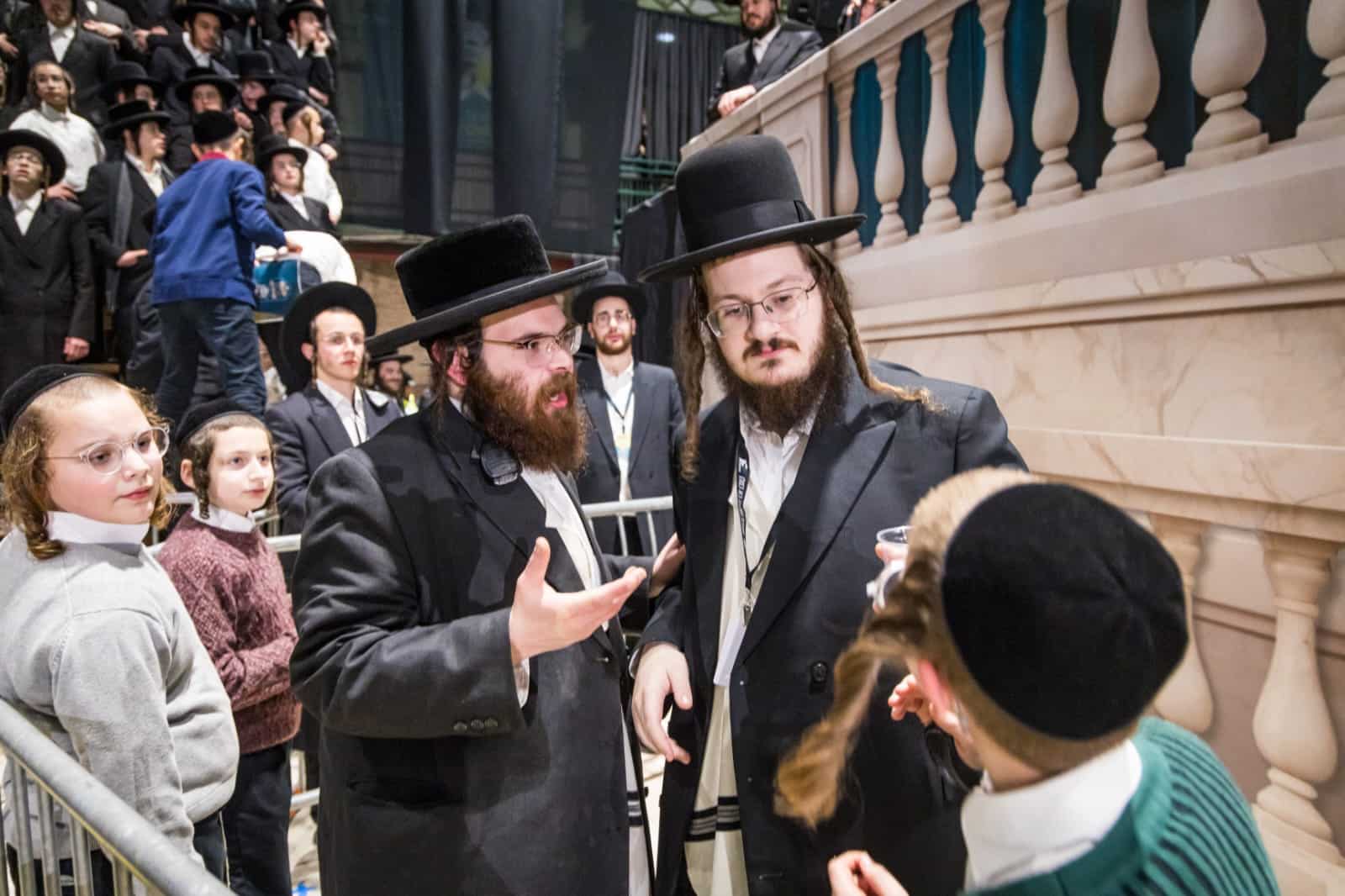 בראשות האדמו"ר: אלפי חסידי סאטמר חגגו את יום ההצלה בראשות האדמו"ר: אלפי חסידי סאטמר חגגו את יום ההצלה