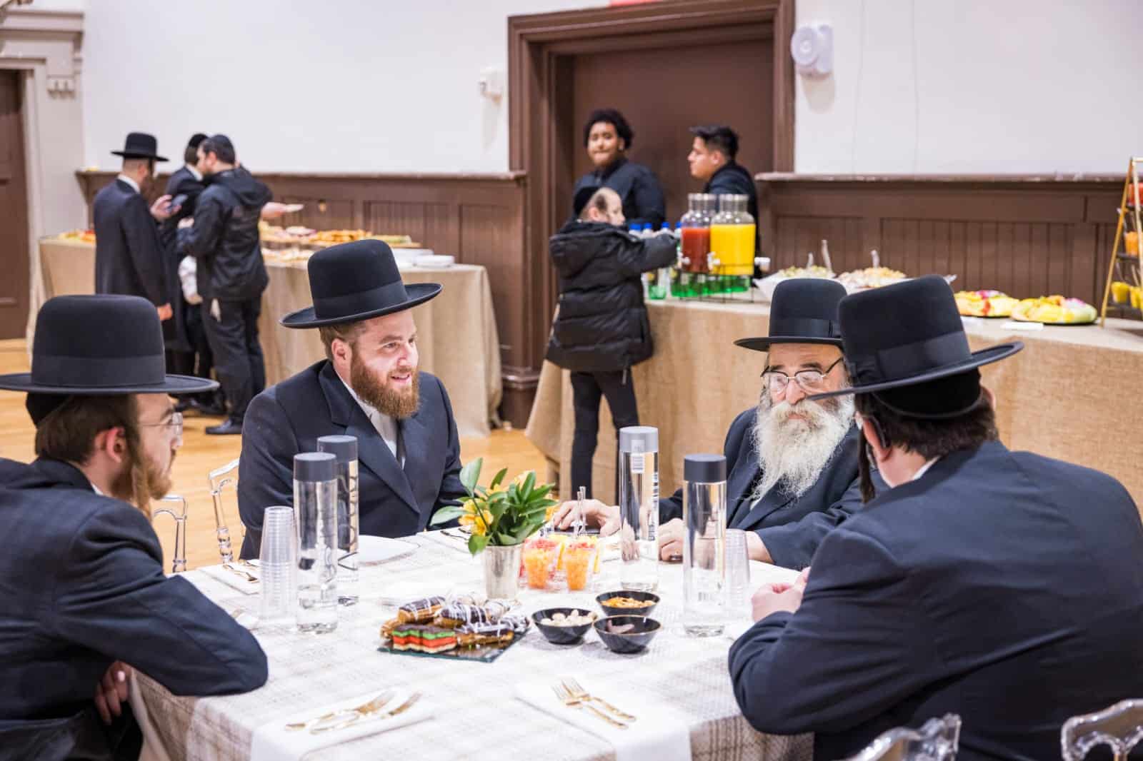 בראשות האדמו"ר: אלפי חסידי סאטמר חגגו את יום ההצלה בראשות האדמו"ר: אלפי חסידי סאטמר חגגו את יום ההצלה