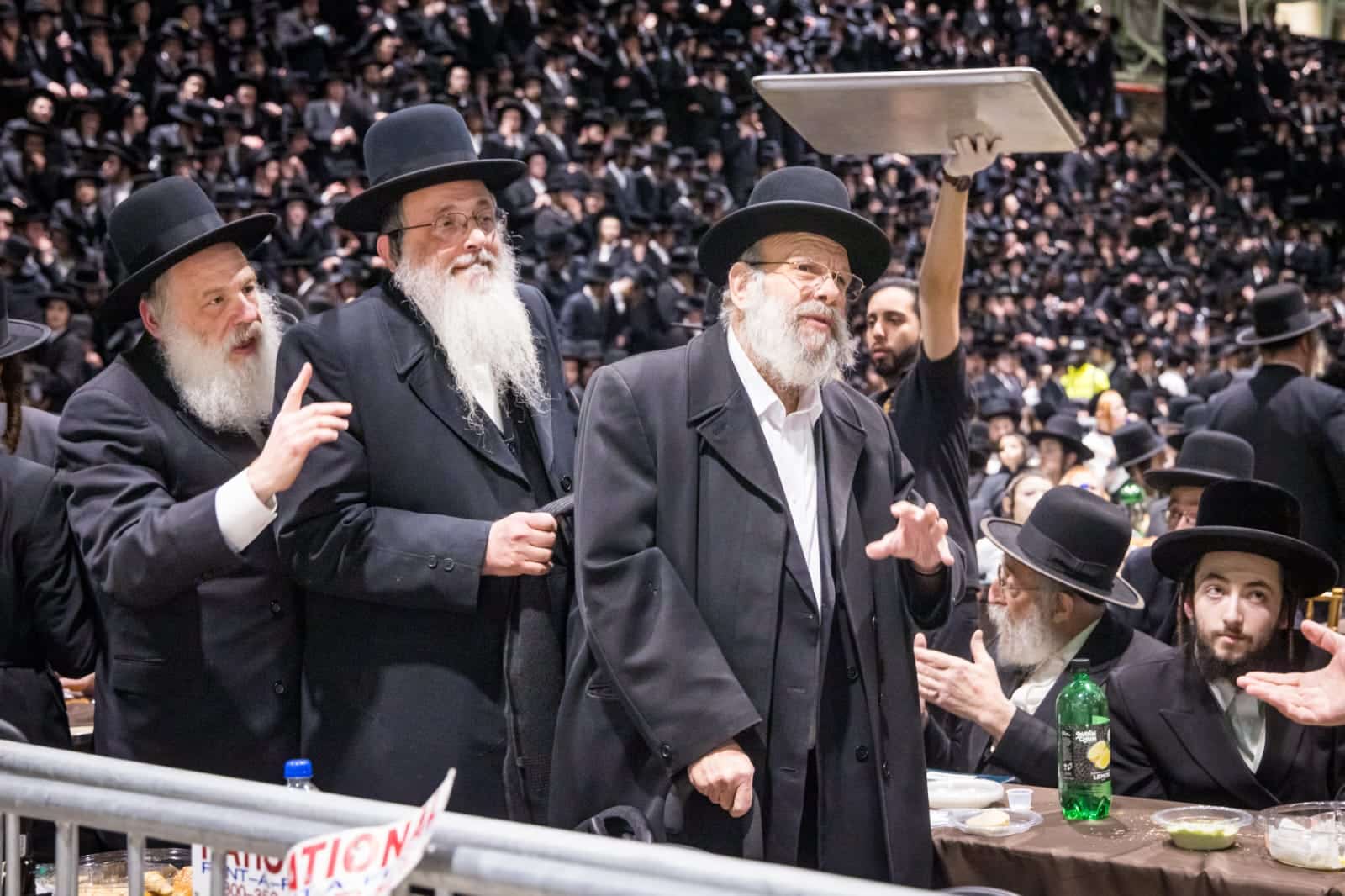 בראשות האדמו"ר: אלפי חסידי סאטמר חגגו את יום ההצלה בראשות האדמו"ר: אלפי חסידי סאטמר חגגו את יום ההצלה