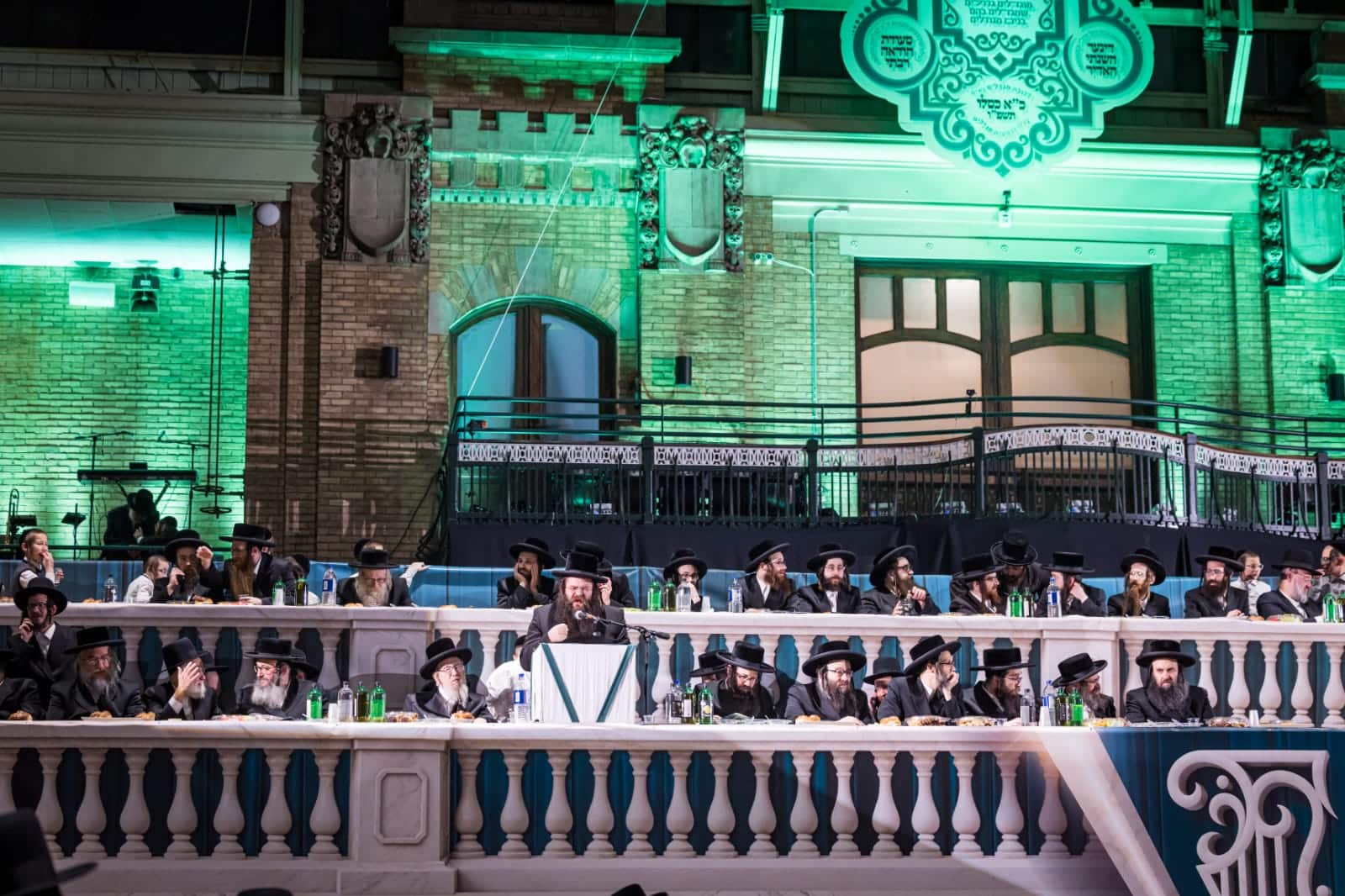 בראשות האדמו"ר: אלפי חסידי סאטמר חגגו את יום ההצלה בראשות האדמו"ר: אלפי חסידי סאטמר חגגו את יום ההצלה