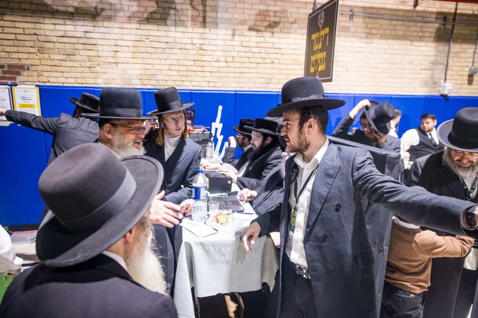 בראשות האדמו"ר: אלפי חסידי סאטמר חגגו את יום ההצלה בראשות האדמו"ר: אלפי חסידי סאטמר חגגו את יום ההצלה