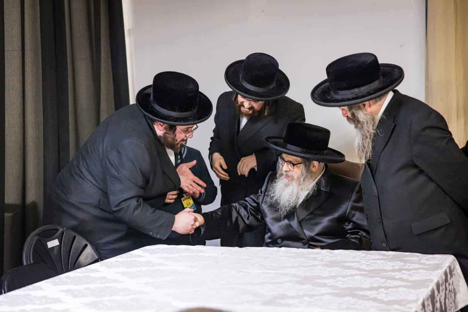 בראשות האדמו"ר: אלפי חסידי סאטמר חגגו את יום ההצלה בראשות האדמו"ר: אלפי חסידי סאטמר חגגו את יום ההצלה