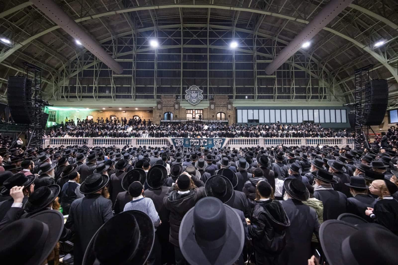 בראשות האדמו"ר: אלפי חסידי סאטמר חגגו את יום ההצלה בראשות האדמו"ר: אלפי חסידי סאטמר חגגו את יום ההצלה