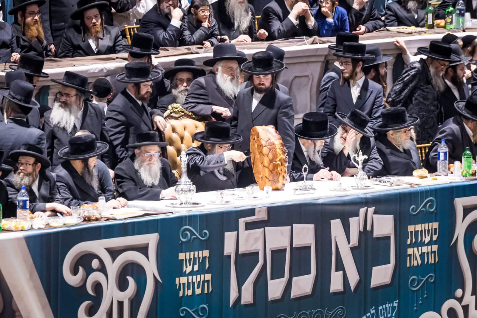 בראשות האדמו"ר: אלפי חסידי סאטמר חגגו את יום ההצלה בראשות האדמו"ר: אלפי חסידי סאטמר חגגו את יום ההצלה