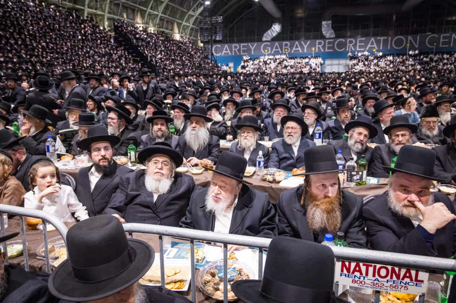 בראשות האדמו"ר: אלפי חסידי סאטמר חגגו את יום ההצלה בראשות האדמו"ר: אלפי חסידי סאטמר חגגו את יום ההצלה