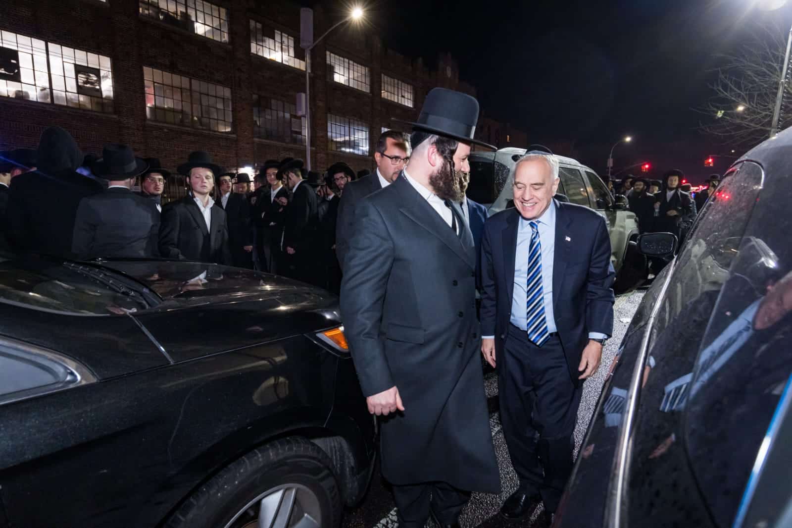 בראשות האדמו"ר: אלפי חסידי סאטמר חגגו את יום ההצלה בראשות האדמו"ר: אלפי חסידי סאטמר חגגו את יום ההצלה