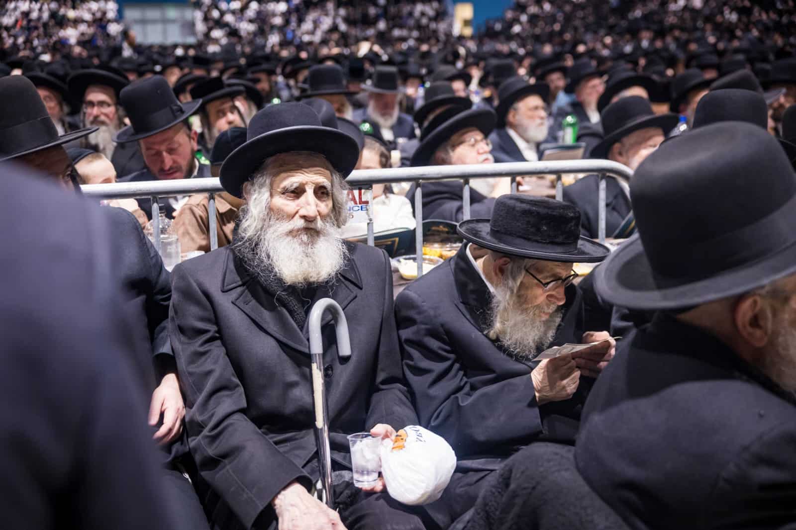 בראשות האדמו"ר: אלפי חסידי סאטמר חגגו את יום ההצלה בראשות האדמו"ר: אלפי חסידי סאטמר חגגו את יום ההצלה