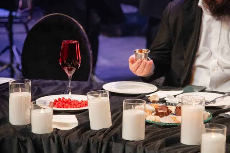 רגע היסטורי במוסקבה: שורד השבי נכנס בברית המילה רגע היסטורי במוסקבה: שורד השבי נכנס בברית המילה