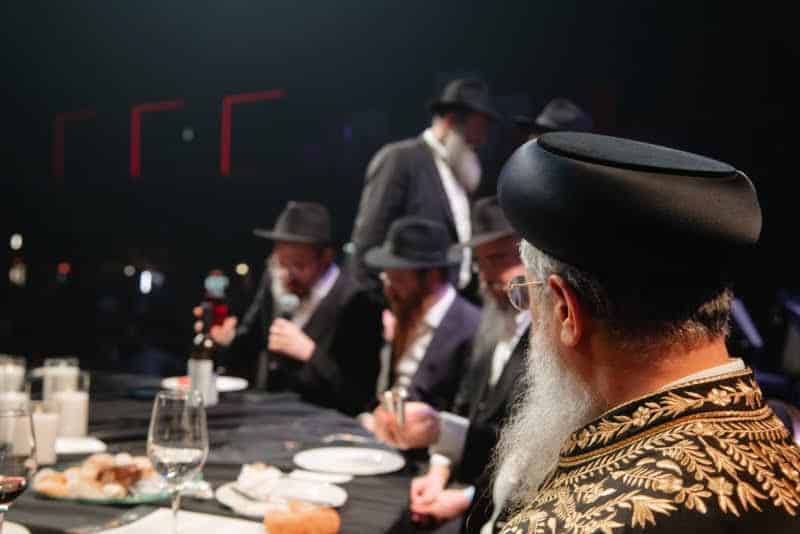 רגע היסטורי במוסקבה: שורד השבי נכנס בברית המילה רגע היסטורי במוסקבה: שורד השבי נכנס בברית המילה