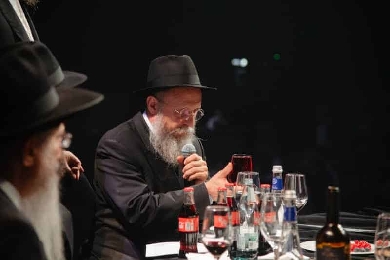 רגע היסטורי במוסקבה: שורד השבי נכנס בברית המילה רגע היסטורי במוסקבה: שורד השבי נכנס בברית המילה