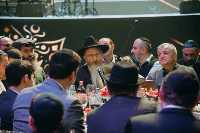 רגע היסטורי במוסקבה: שורד השבי נכנס בברית המילה רגע היסטורי במוסקבה: שורד השבי נכנס בברית המילה