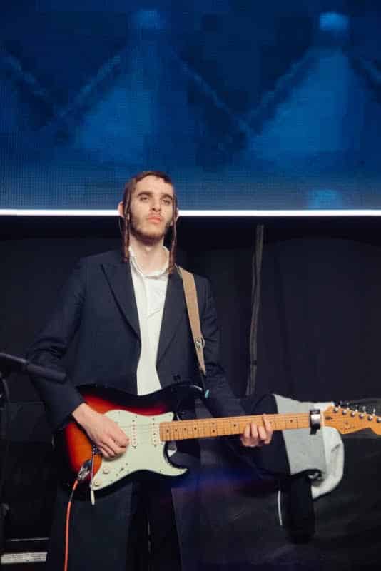 רגע היסטורי במוסקבה: שורד השבי נכנס בברית המילה רגע היסטורי במוסקבה: שורד השבי נכנס בברית המילה