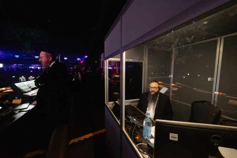 רגע היסטורי במוסקבה: שורד השבי נכנס בברית המילה רגע היסטורי במוסקבה: שורד השבי נכנס בברית המילה