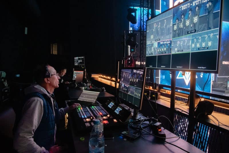 רגע היסטורי במוסקבה: שורד השבי נכנס בברית המילה רגע היסטורי במוסקבה: שורד השבי נכנס בברית המילה