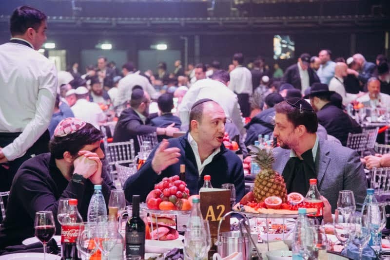 רגע היסטורי במוסקבה: שורד השבי נכנס בברית המילה רגע היסטורי במוסקבה: שורד השבי נכנס בברית המילה