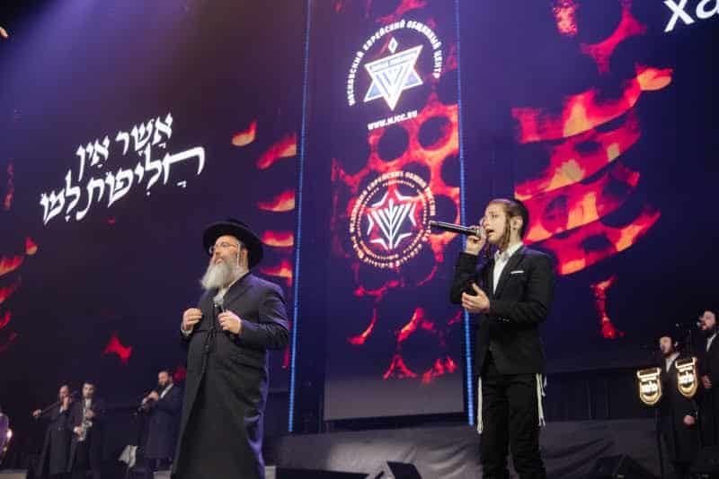 רגע היסטורי במוסקבה: שורד השבי נכנס בברית המילה רגע היסטורי במוסקבה: שורד השבי נכנס בברית המילה