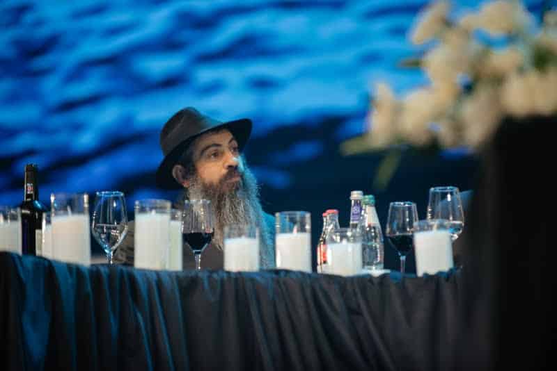 רגע היסטורי במוסקבה: שורד השבי נכנס בברית המילה רגע היסטורי במוסקבה: שורד השבי נכנס בברית המילה