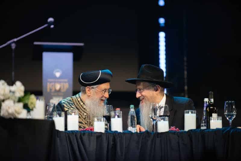 רגע היסטורי במוסקבה: שורד השבי נכנס בברית המילה רגע היסטורי במוסקבה: שורד השבי נכנס בברית המילה