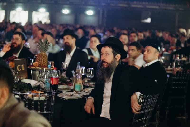 רגע היסטורי במוסקבה: שורד השבי נכנס בברית המילה רגע היסטורי במוסקבה: שורד השבי נכנס בברית המילה