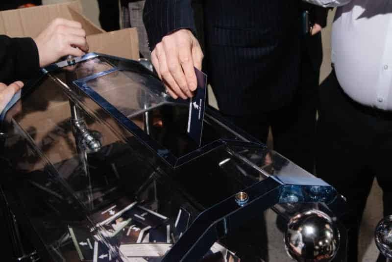 רגע היסטורי במוסקבה: שורד השבי נכנס בברית המילה רגע היסטורי במוסקבה: שורד השבי נכנס בברית המילה